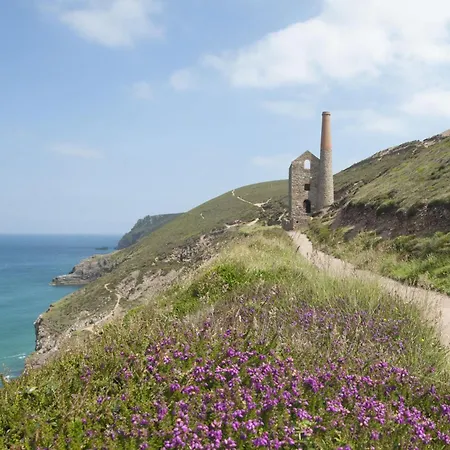 Above The * St Agnes (Cornwall)